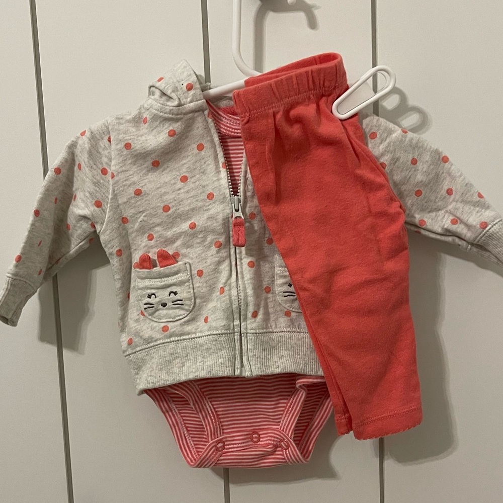 Carter’s Baby Bundle- Together or Separate. 3 outfits. 3 Months. Girl’s Bundle. - Picture 10 of 15